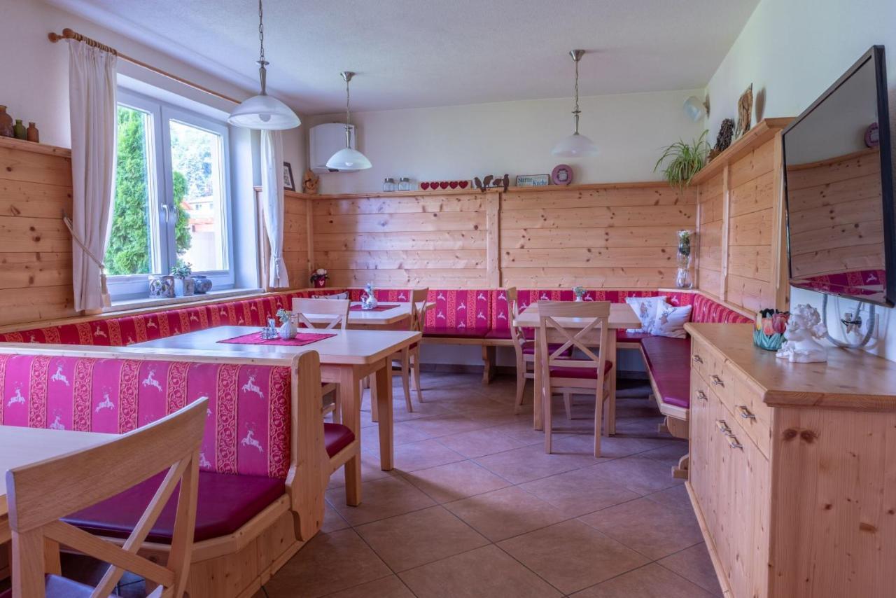 Bed and Breakfast s'Wirtshaus Familie Aigner Grobming Exterior foto