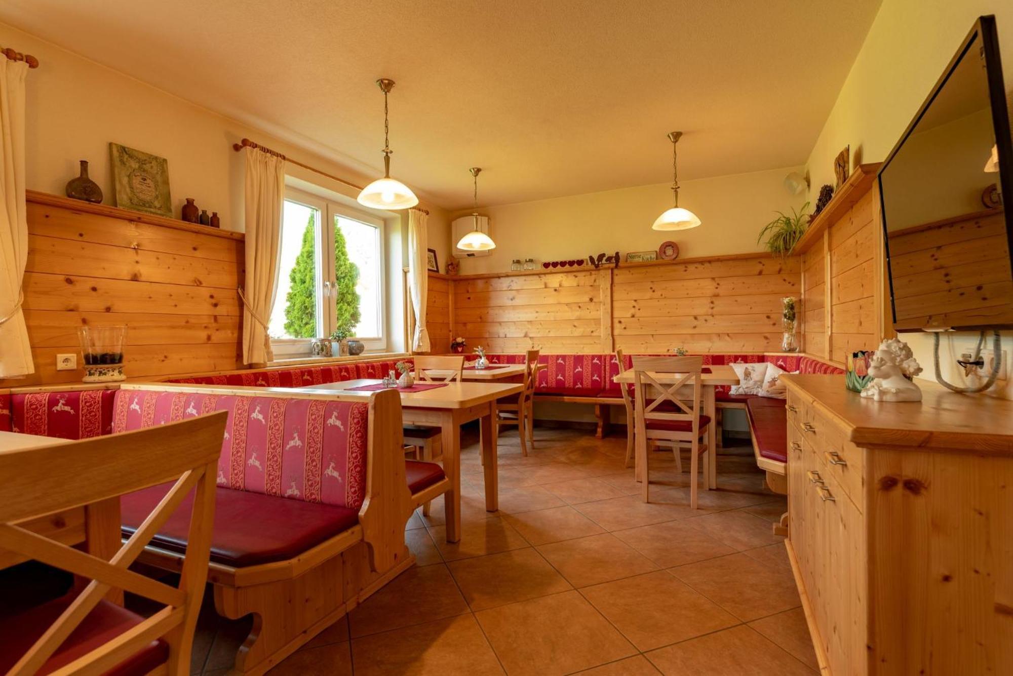 Bed and Breakfast s'Wirtshaus Familie Aigner Grobming Exterior foto
