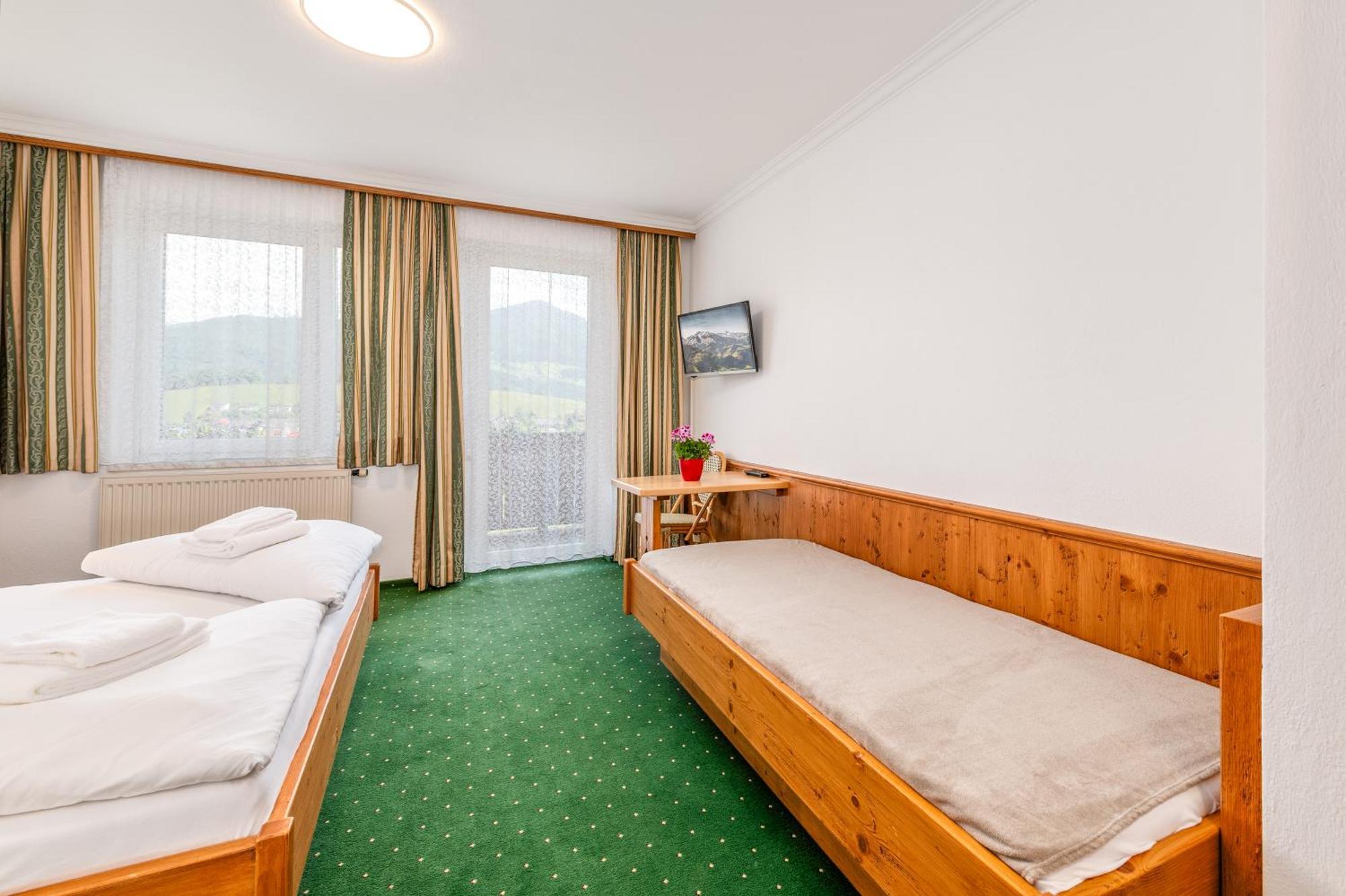 Bed and Breakfast s'Wirtshaus Familie Aigner Grobming Exterior foto